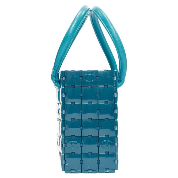 Chanel Puzzle blue plastic CC chip leather stitch tote bag - Picture 4 of 6